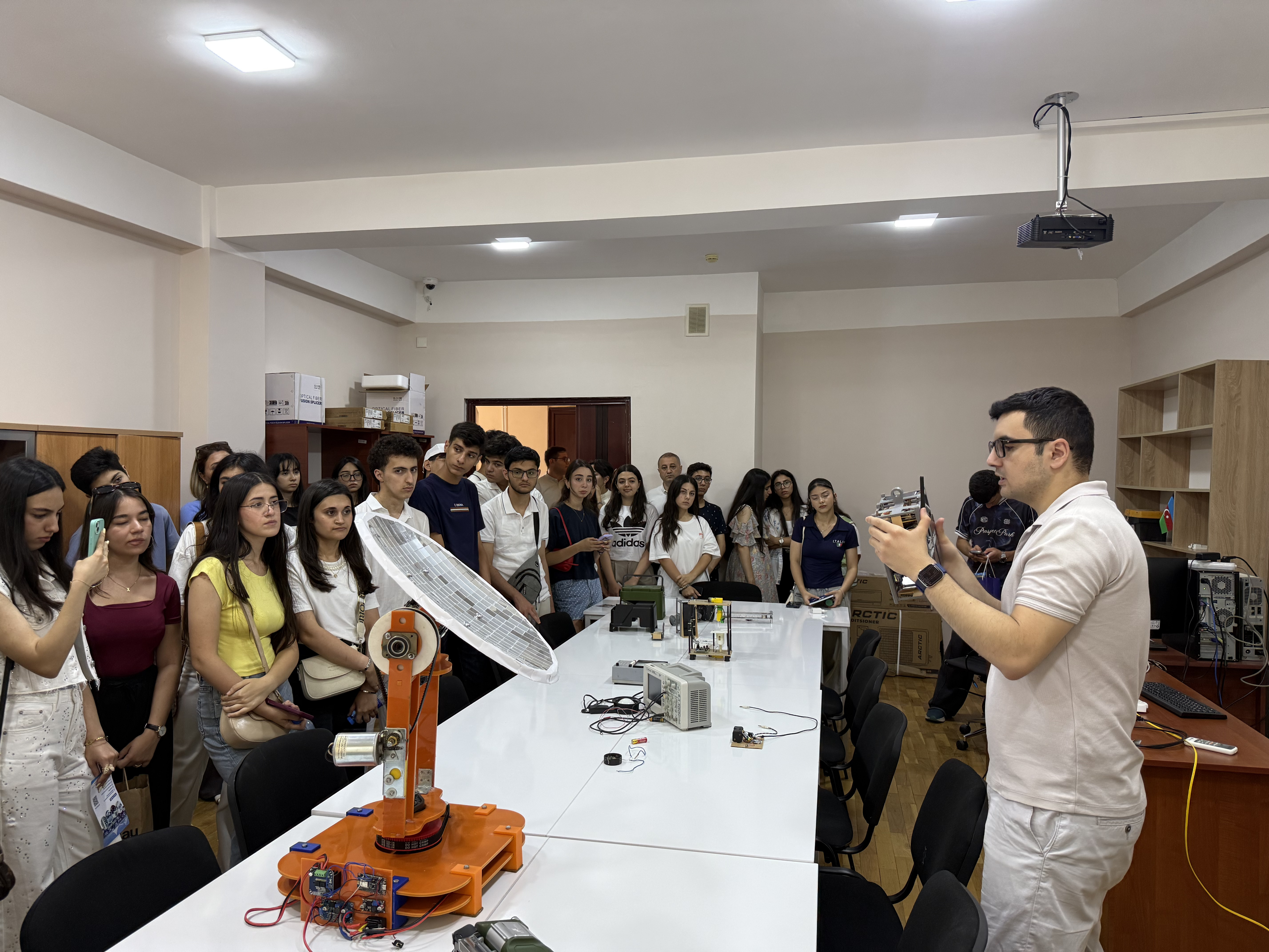 AzTU-da abituriyentlər üçün “Açıq qapı” günü keçirilib