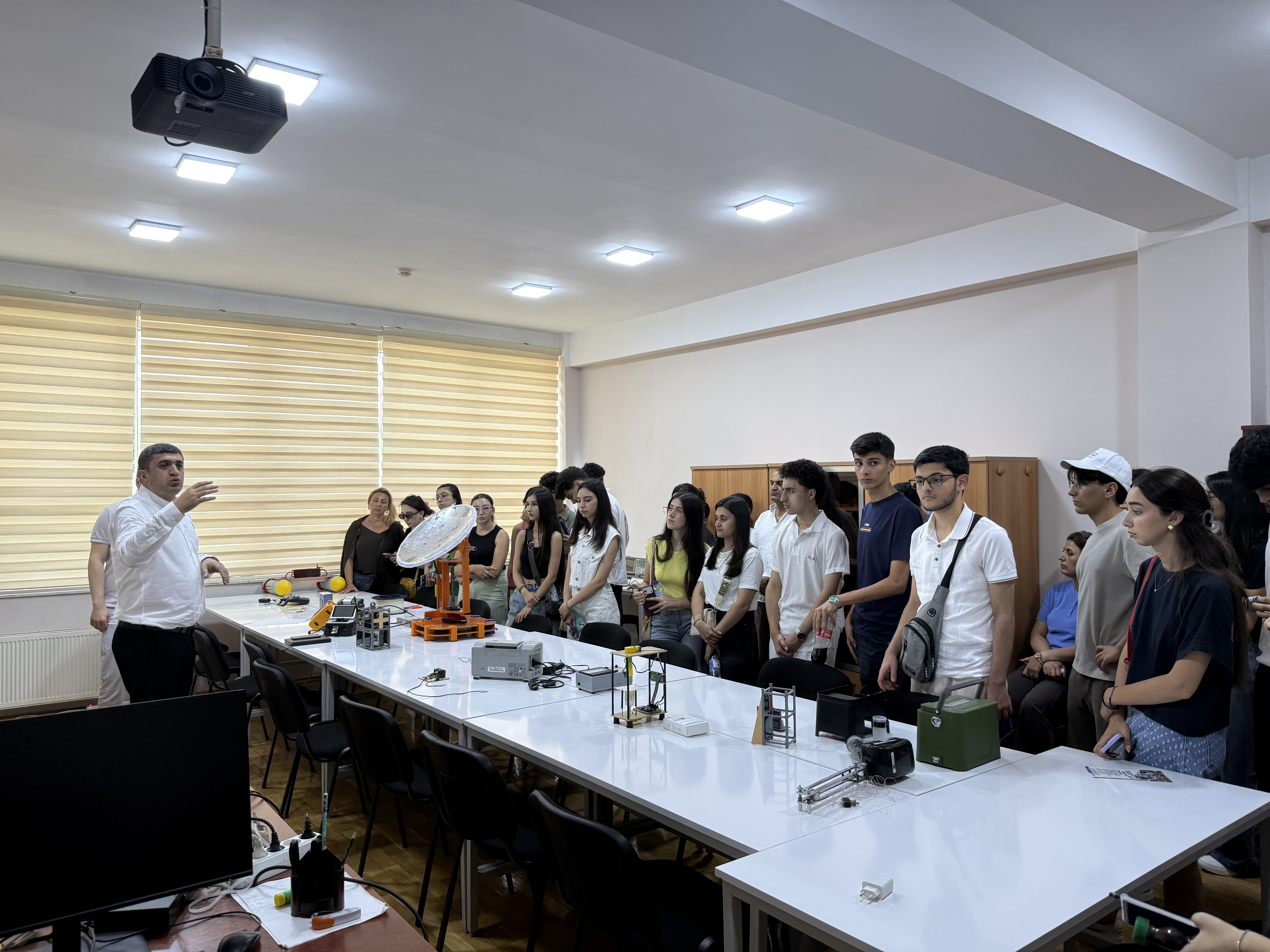 AzTU-da abituriyentlər üçün “Açıq qapı” günü keçirilib