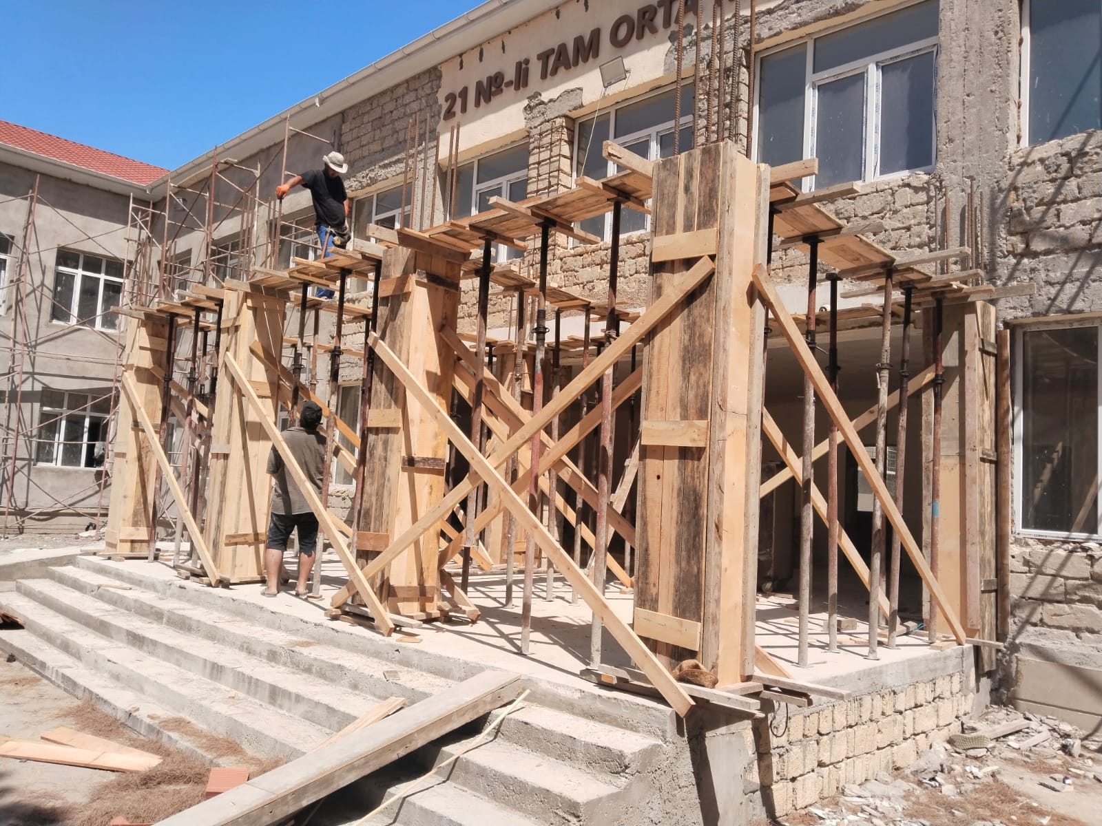 Əsaslı təmirdən çıxan məktəbdə nələr dəyişib?