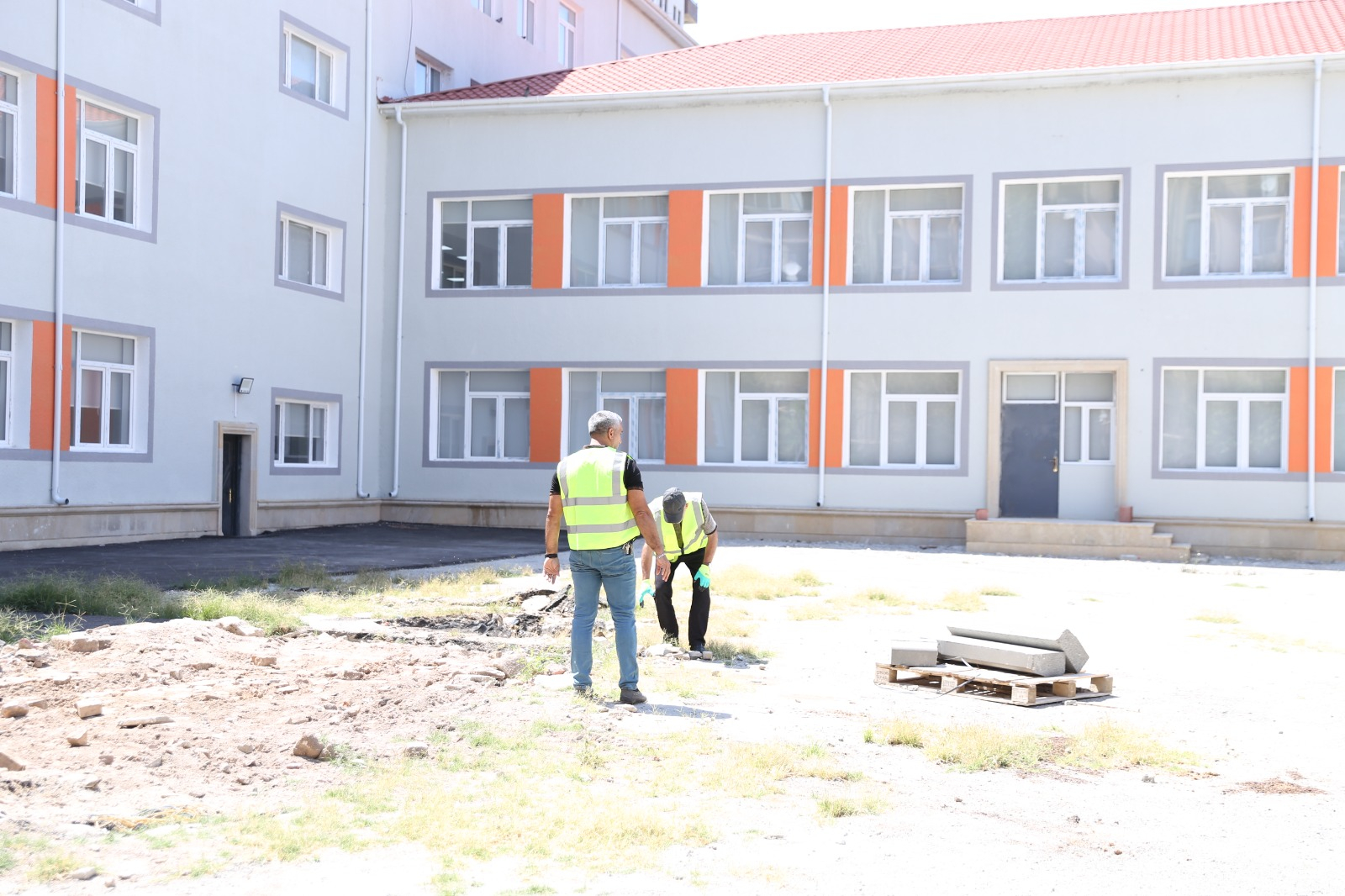 Əsaslı təmirdən çıxan məktəbdə nələr dəyişib?
