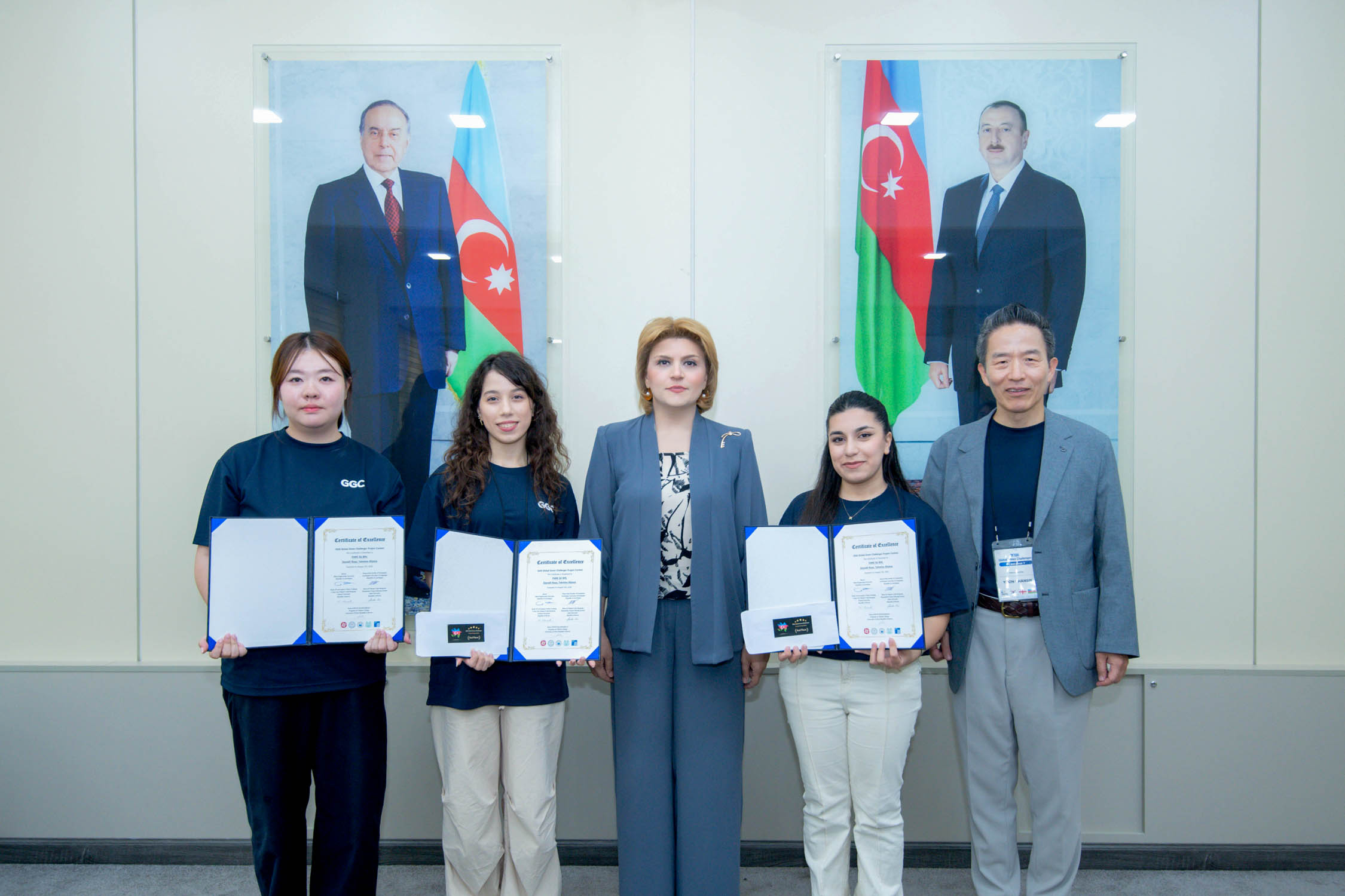 BMU-da beynəlxalq iqlim hakatonunun qalibləri mükafatlandırılıb