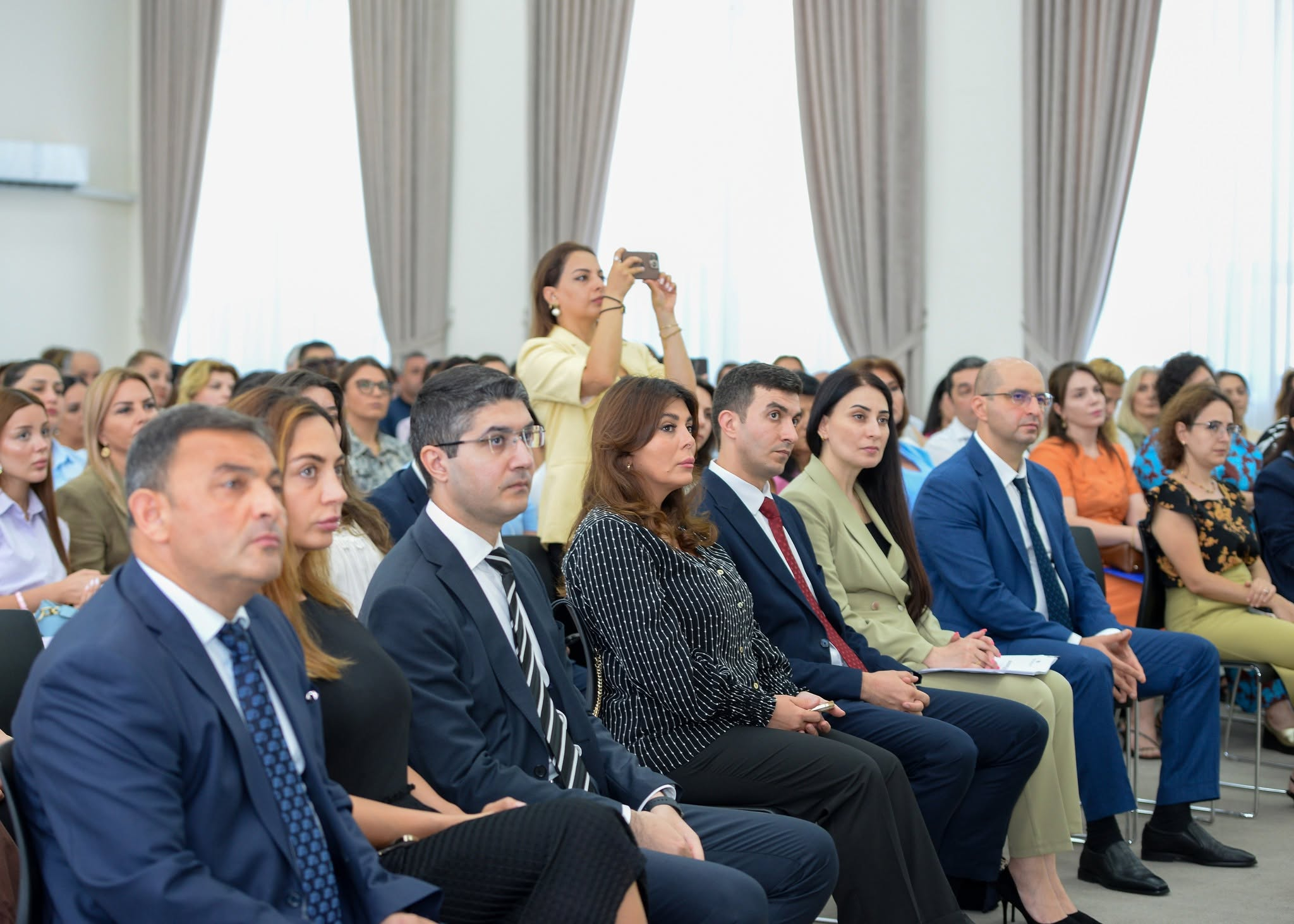 Özəl məktəbəqədər təhsil müəssisələrinin maliyyələşdirilməsi ilə bağlı görüş keçirilib