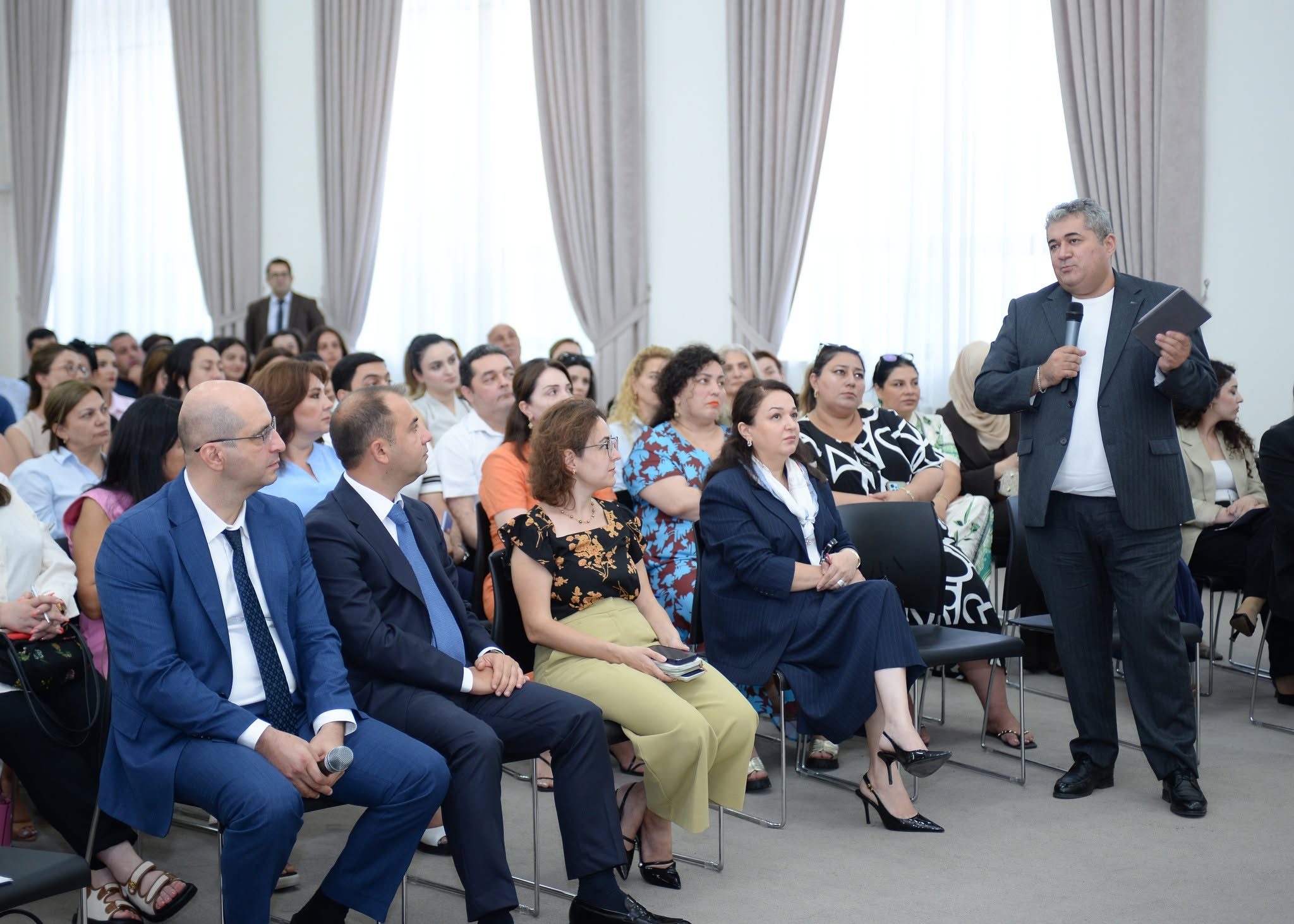Özəl məktəbəqədər təhsil müəssisələrinin maliyyələşdirilməsi ilə bağlı görüş keçirilib