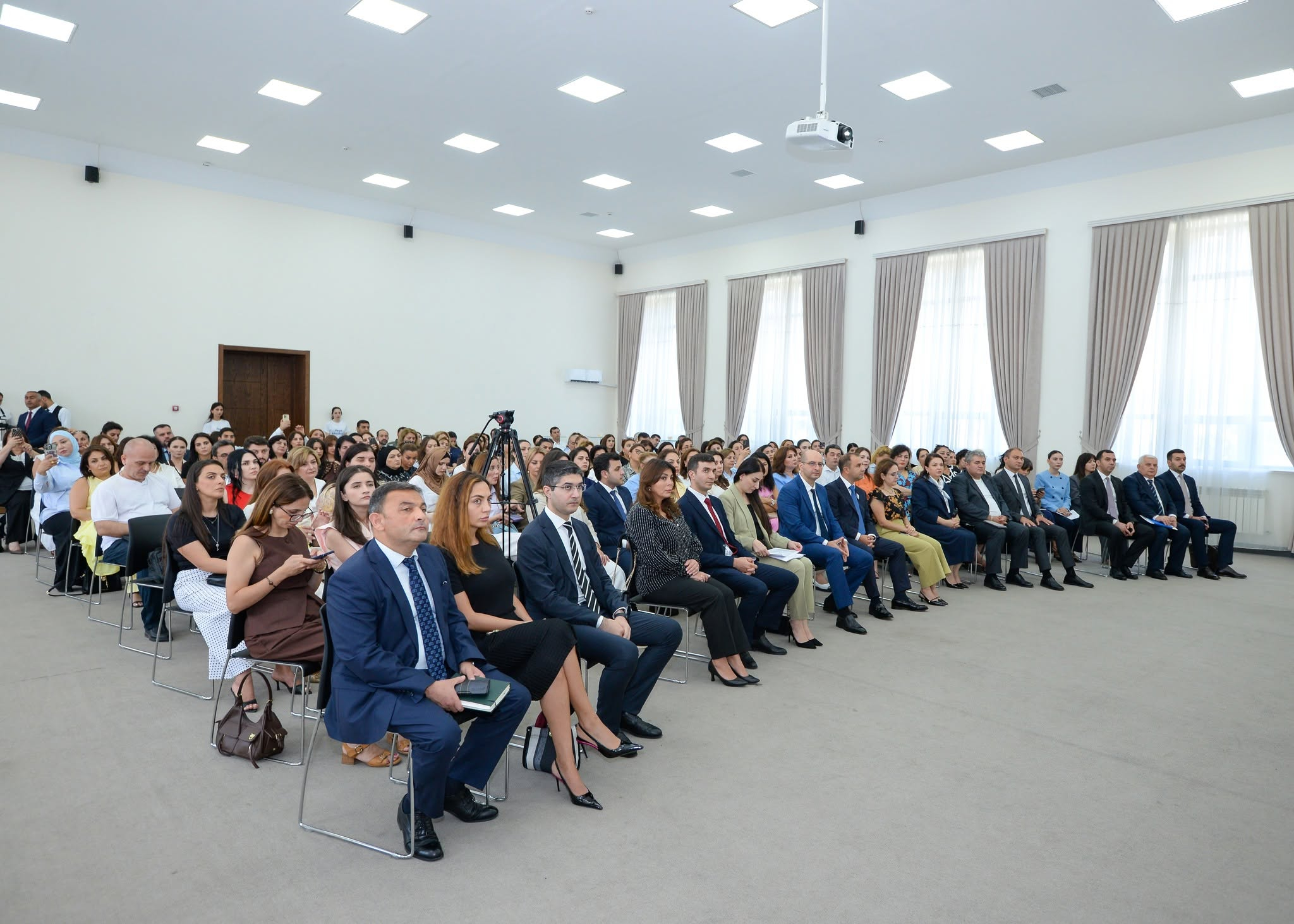 Özəl məktəbəqədər təhsil müəssisələrinin maliyyələşdirilməsi ilə bağlı görüş keçirilib