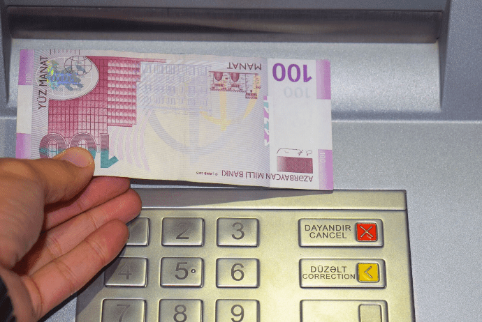 300 tələbəyə əlavə 100 manat təqaüd veriləcək