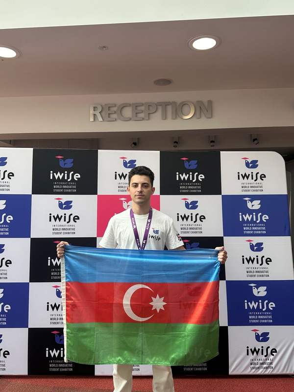 UNEC tələbəsi Böyük Britaniyada keçirilən yarışda dünya çempionu olub