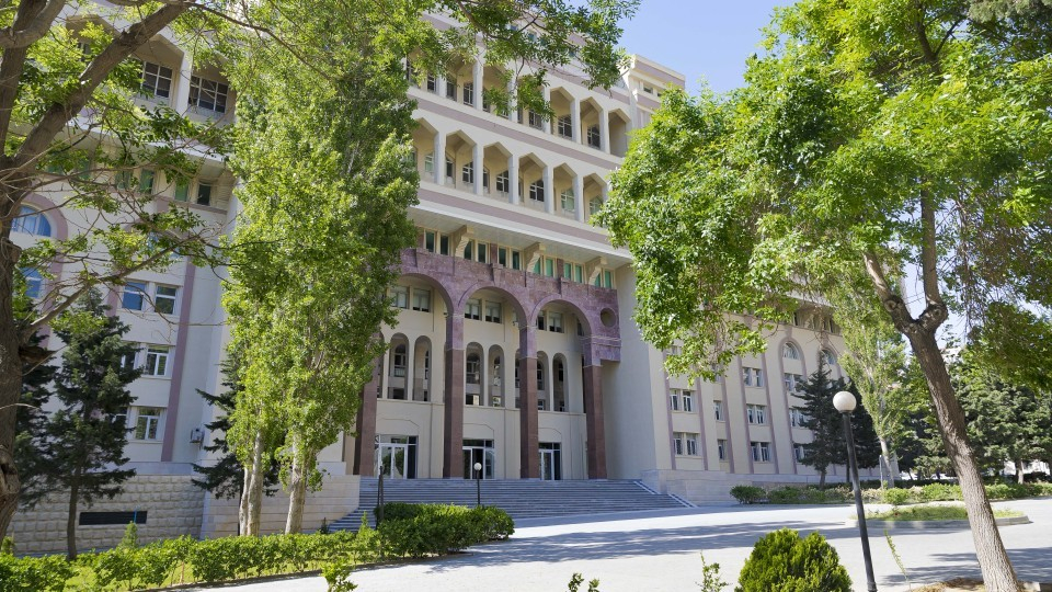 Tibb Universitetindən təhsil haqları ilə bağlı