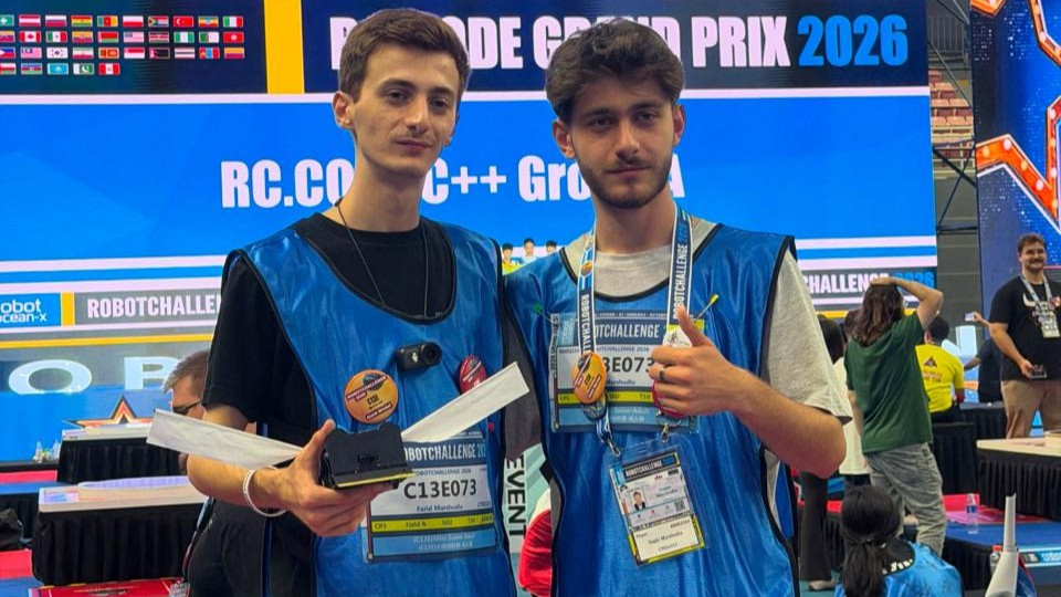 ADNSU tələbəsi və məzunu beynəlxalq robot yarışında qızıl medal qazanıb