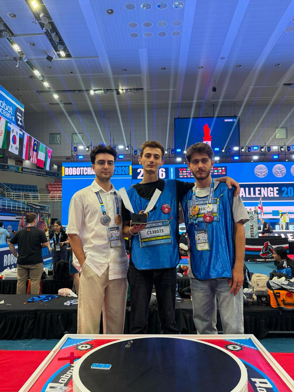 ADNSU tələbəsi və məzunu beynəlxalq robot yarışında qızıl medal qazanıb