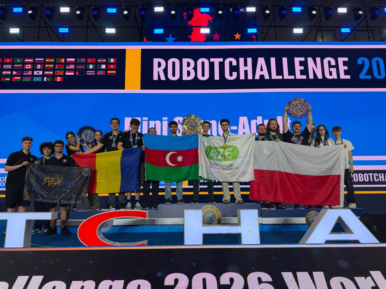 ADNSU tələbəsi və məzunu beynəlxalq robot yarışında qızıl medal qazanıb