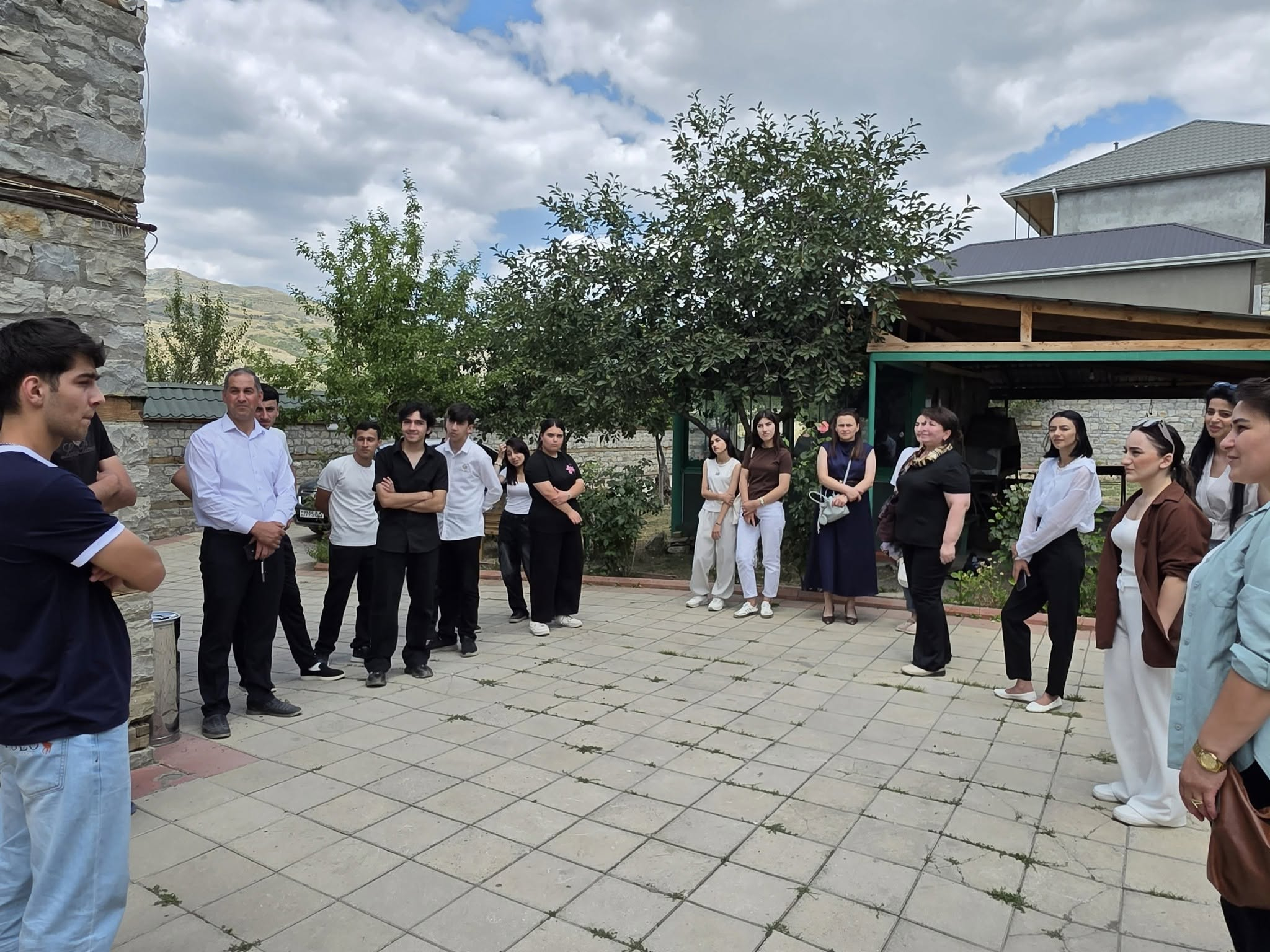 Qəbələ Peşə Mərkəzinin tələbələri İsmayıllının turizm imkanları ilə tanış olublar