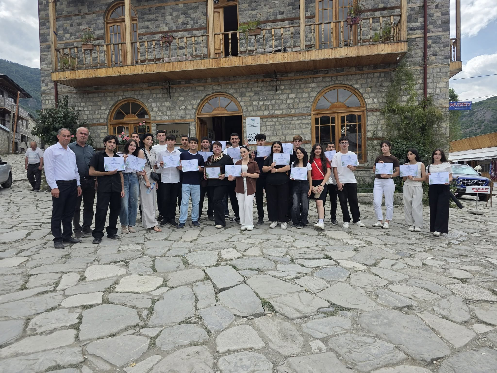 Qəbələ Peşə Mərkəzinin tələbələri İsmayıllının turizm imkanları ilə tanış olublar