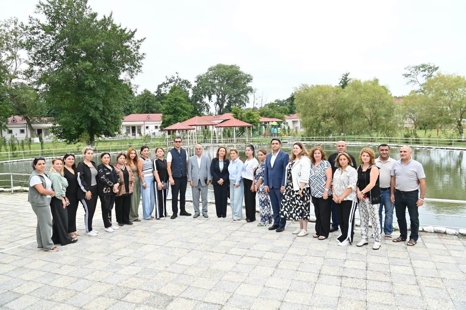 Millət vəkili "Təhsil" İstirahət Mərkəzində elm və təhsil işçiləri ilə görüşüb