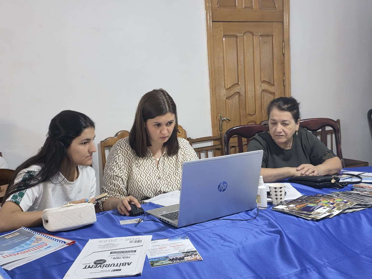 Bakı, yoxsa region: Abituriyentlər universitet seçərkən nələrə diqqət edirlər?
