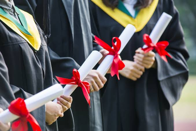 Məzunların iş tapması üçün universitetlər nə etməlidir?