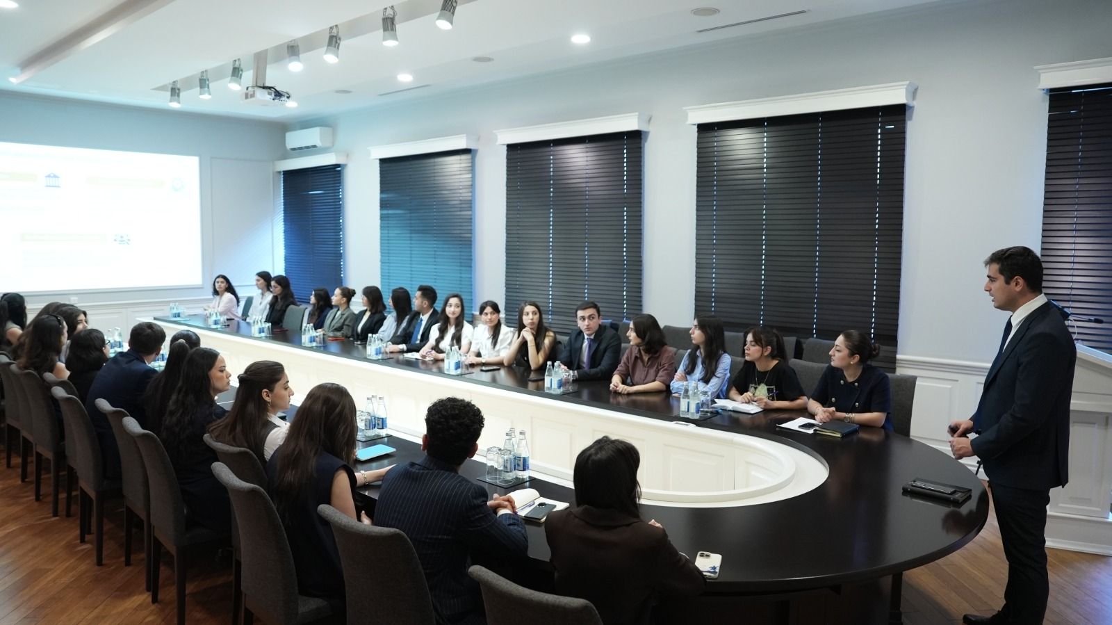 “Maarifçi”lər dövlət büdcəsinin tərtibi prosesi ilə tanış olublar 