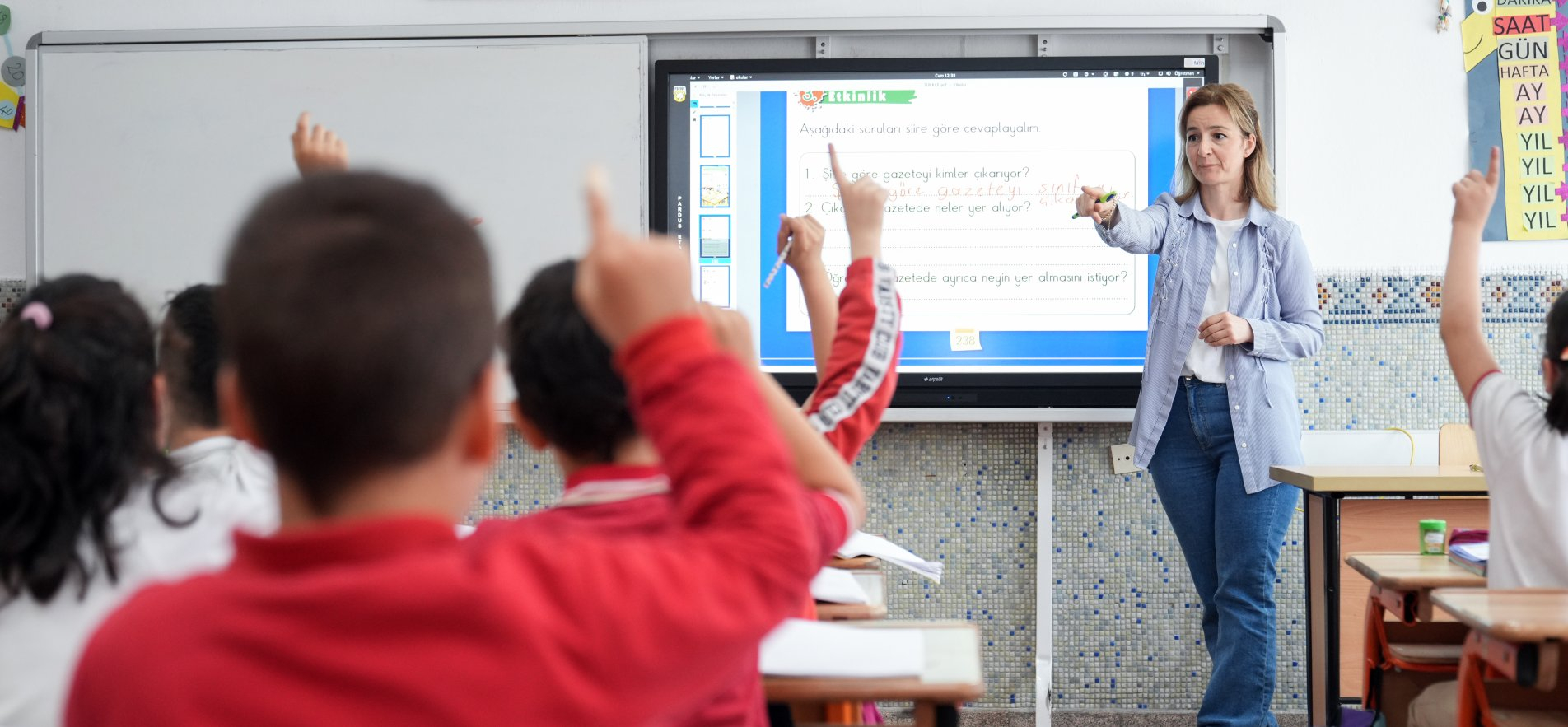 Türkiyədə müəllimlərin xüsusi geyim forması olacaq