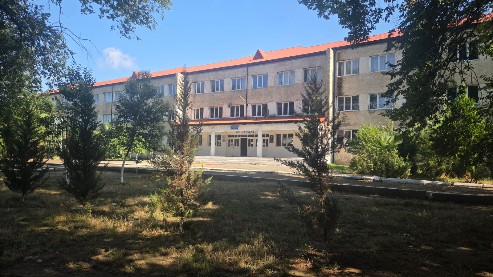 Kənd məktəbinin 32 məzunu tələbə adını qazandı