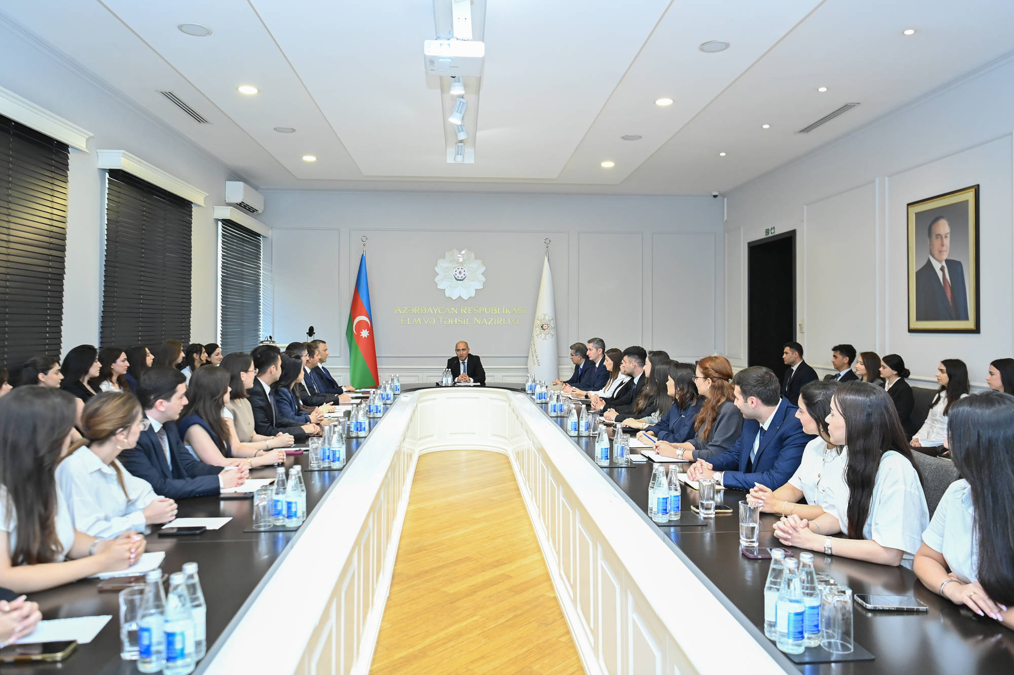 Elm və təhsil naziri “Maarifçi”lərlə görüşüb