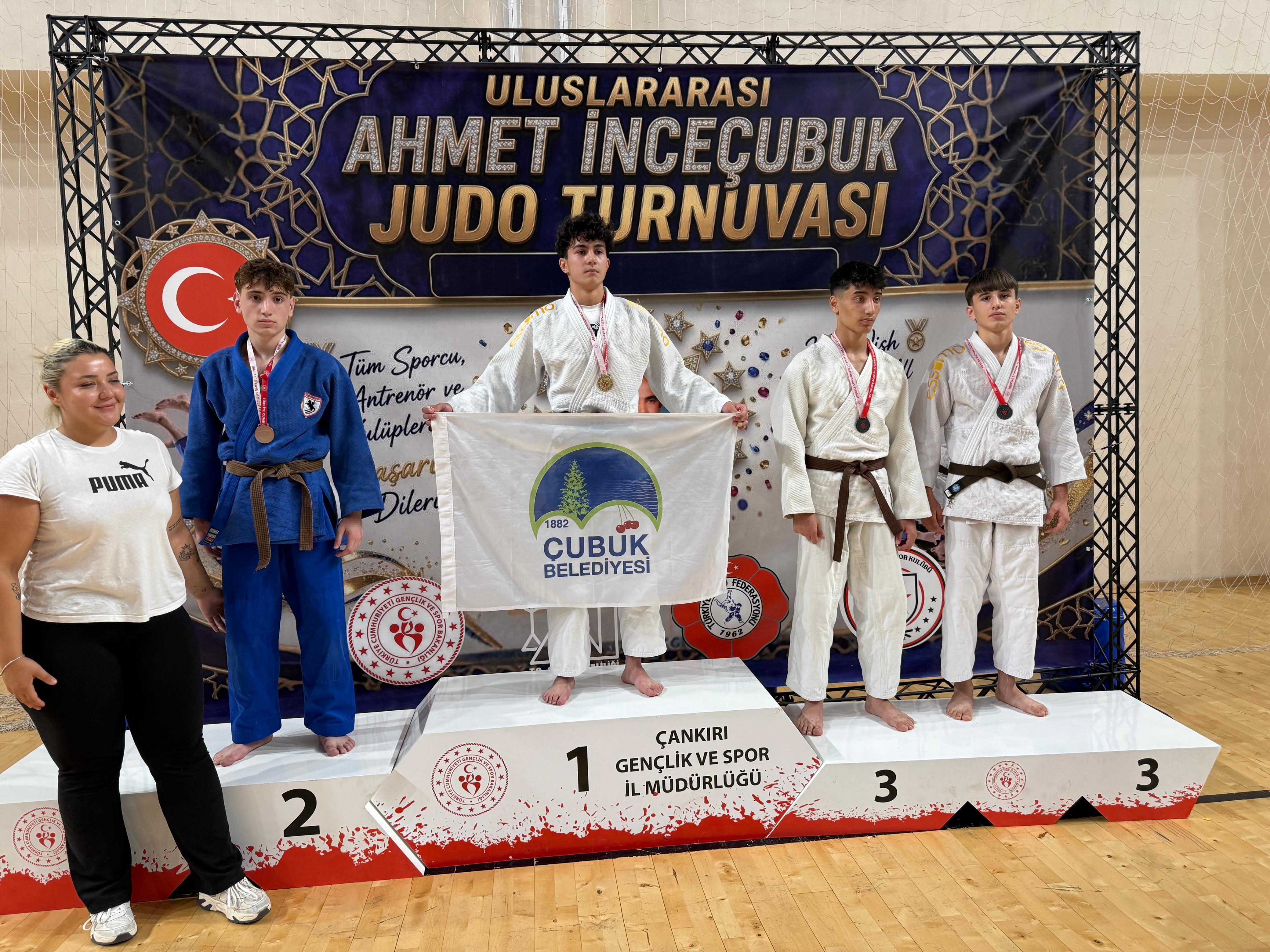 Saatlı məktəbliləri beynəlxalq idman yarışında yenidən qalib olublar 