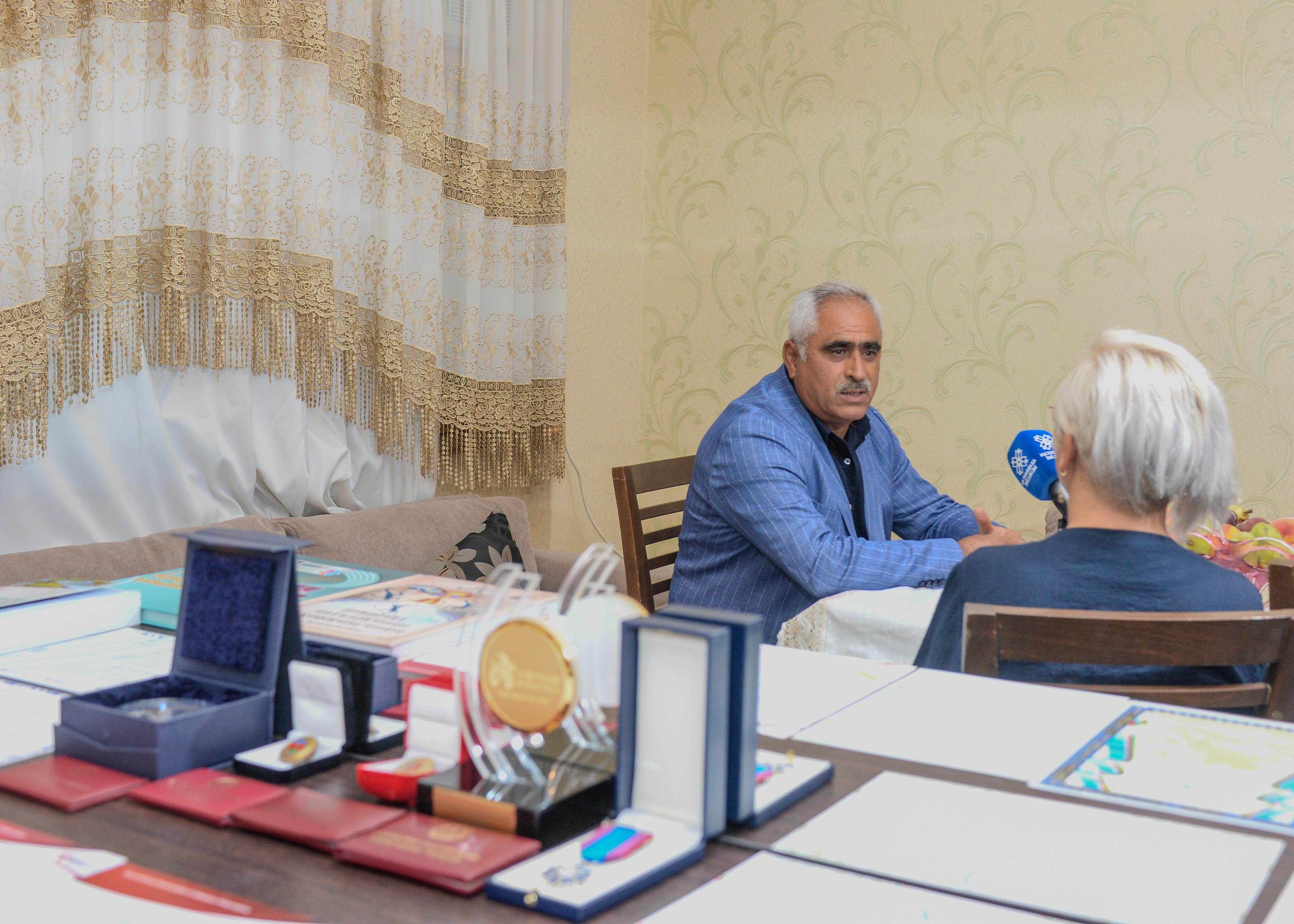 “İdman mənim çıxış yolum idi” – 60 yaşında da hədəfinə doğru qaçan