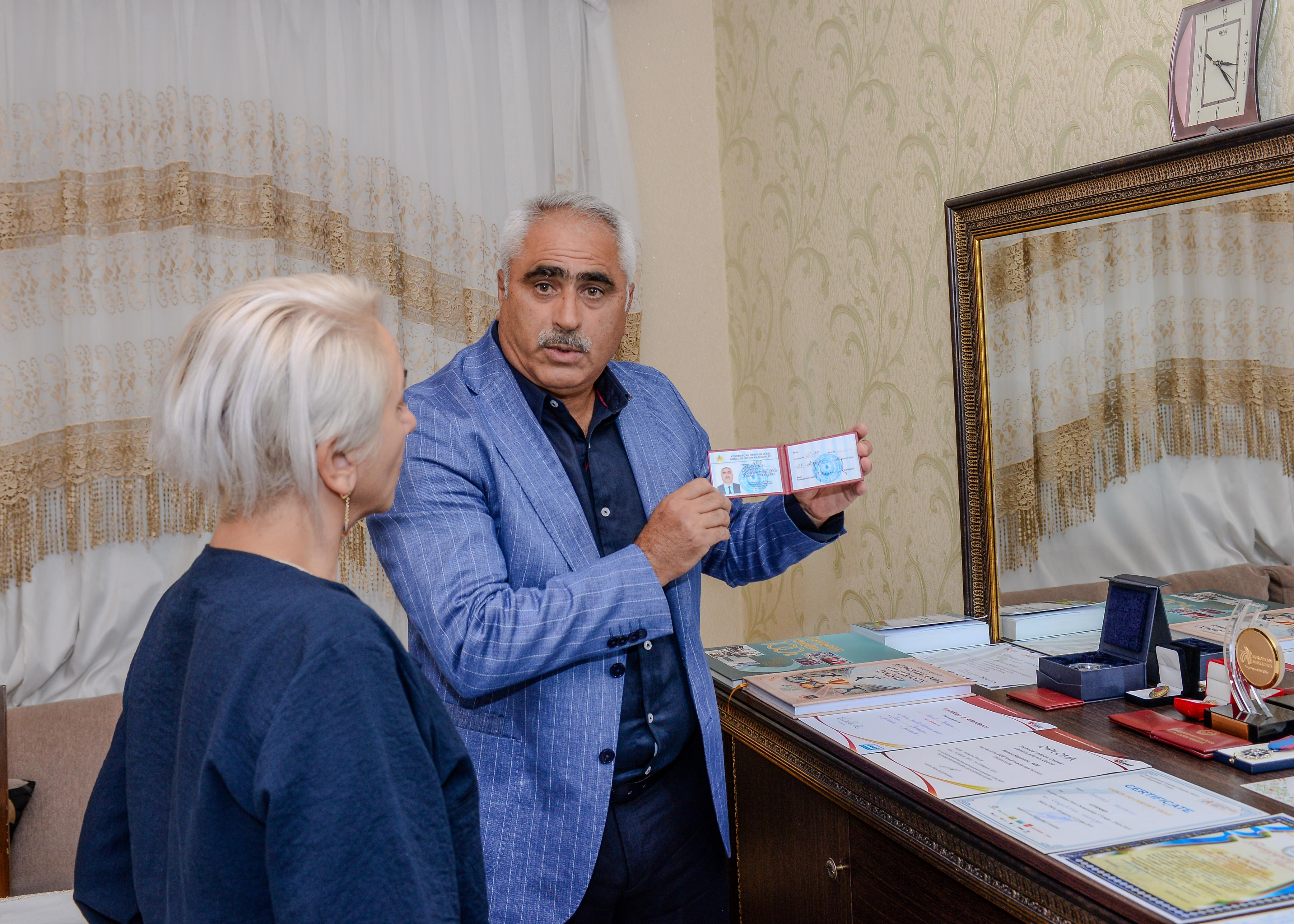 “İdman mənim çıxış yolum idi” – 60 yaşında da hədəfinə doğru qaçan