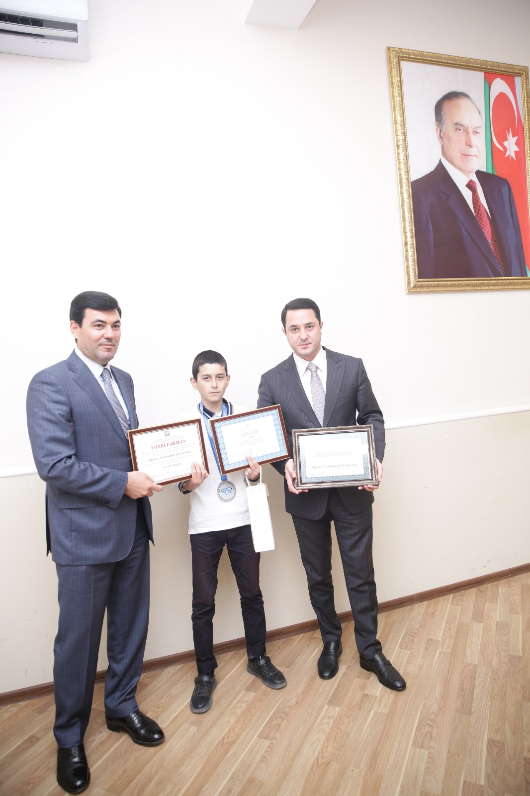 Xaçmazda təhsildə uğur qazananlar mükafatlandırıldı 
