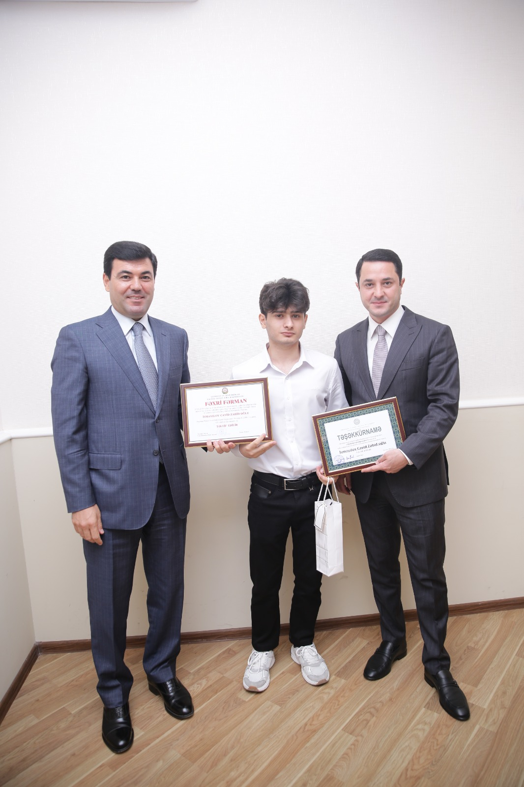 Xaçmazda təhsildə uğur qazananlar mükafatlandırıldı 