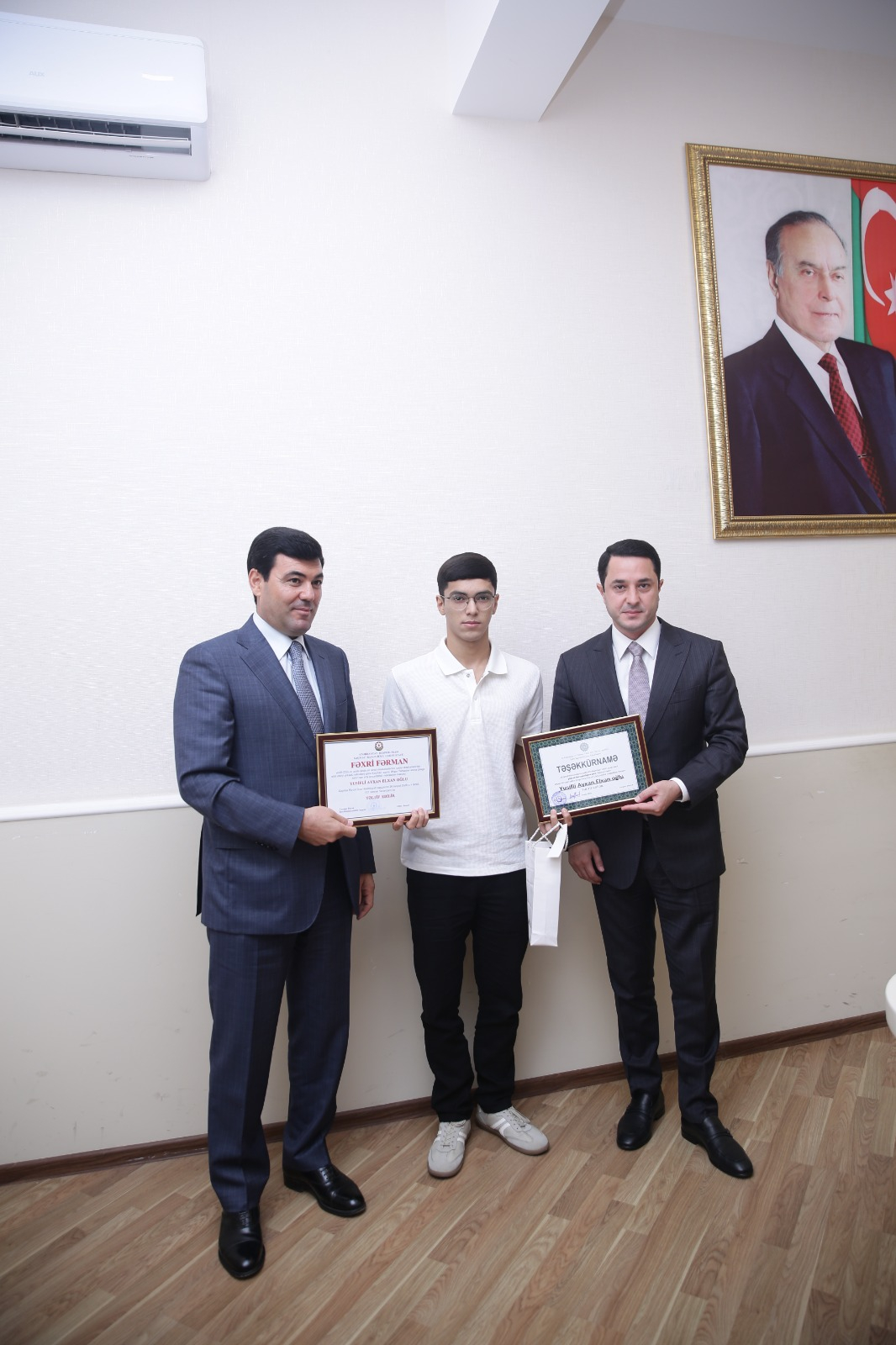 Xaçmazda təhsildə uğur qazananlar mükafatlandırıldı 