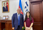 Rektor AzTU-ya yüksək balla qəbul olunan tələbə ilə görüşüb 
