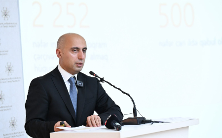 Emin Əmrullayev: “40-dan çox şagirdi olan siniflərin sayı heç 1 faiz deyil”