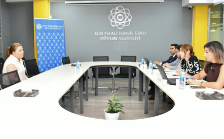 Elm və Ali Təhsil üzrə Dövlət Agentliyinin direktoru vətəndaşları qəbul edib