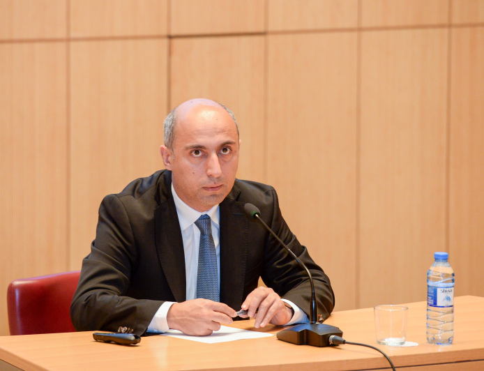 Nazir: Oxu bacarıqlarına diqqətimiz artmalı və bu diqqət ibtidai təhsilə yönəlməlidir