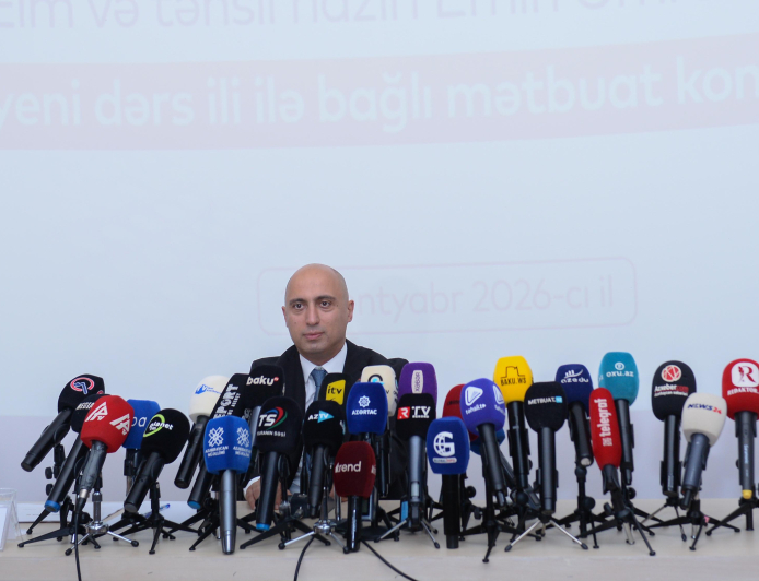 Bəzi ixtisaslar üzrə tədris müddəti 3 ilə endirilə bilər – Emin Əmrullayev