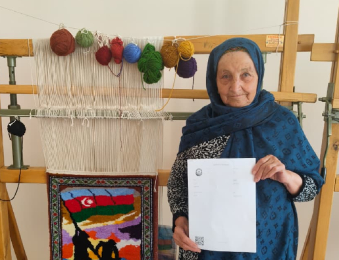 İş imkanı yaranarsa, xalçaçılıq üzrə çalışmaq istərdim  
