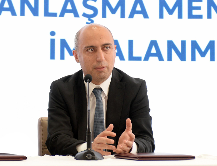 Emin Əmrullayev: Elm və təhsil bütün sahələrdə inkişafın dayağıdır