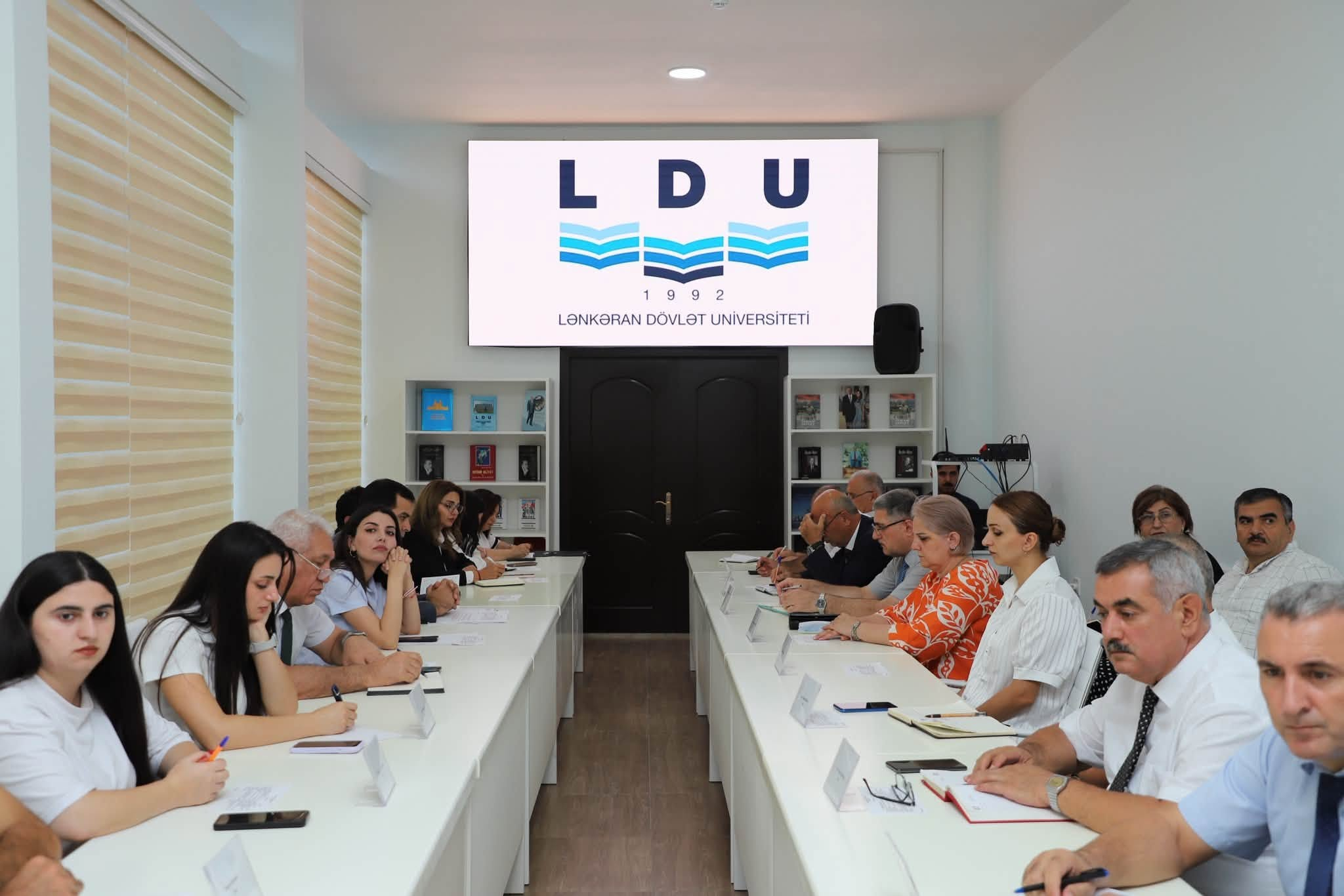 LDU-nun Elmi Şurası yeni tədris ilində ilk iclasını keçirib