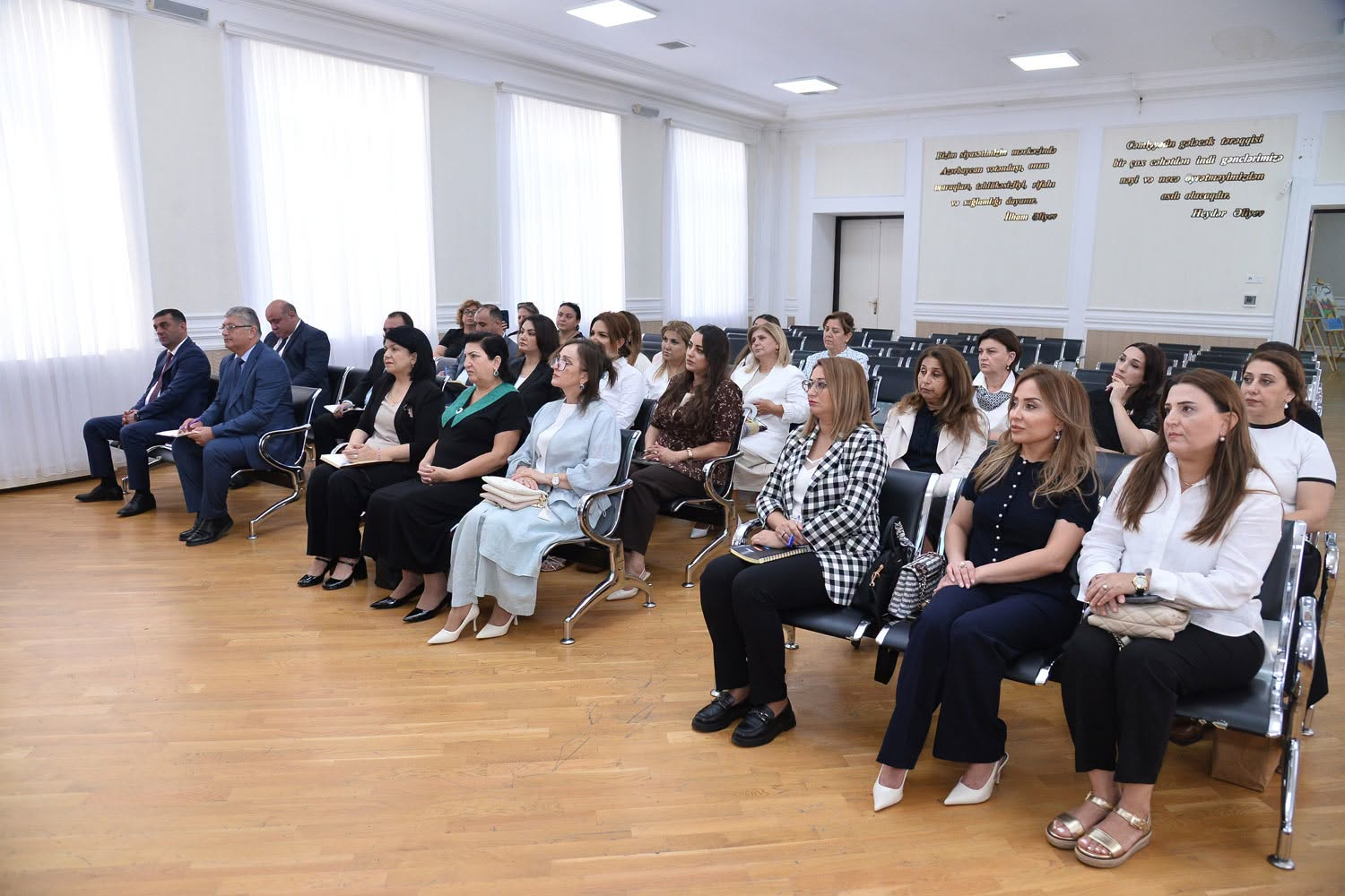Sentyabr konfransı çərçivəsində panel müzakirələr keçirilib