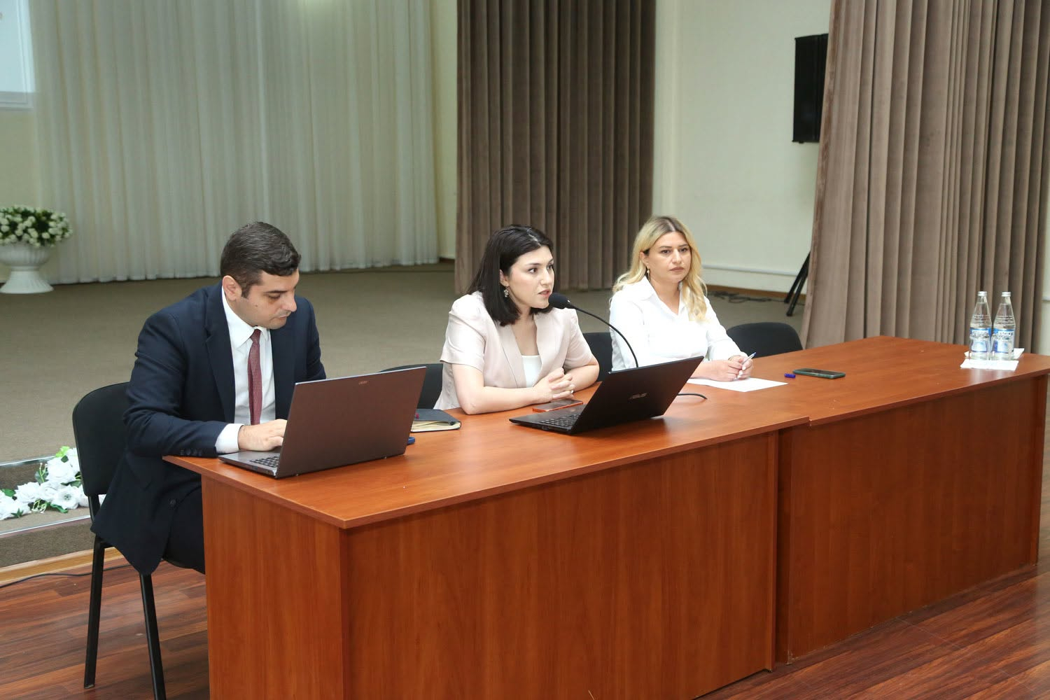 Sentyabr konfransı çərçivəsində panel müzakirələr keçirilib