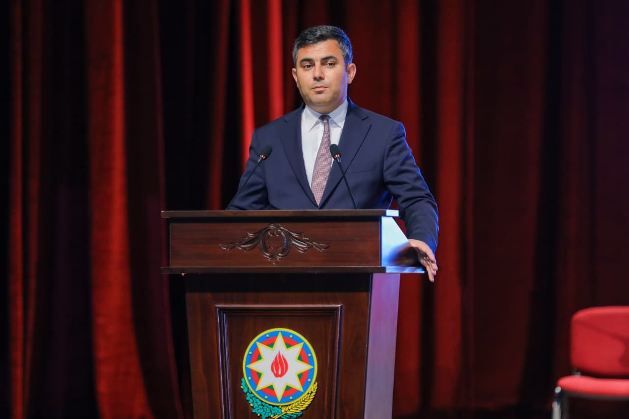 Naxçıvanda yüksək nəticə göstərmiş məzunlarla görüş keçirilib