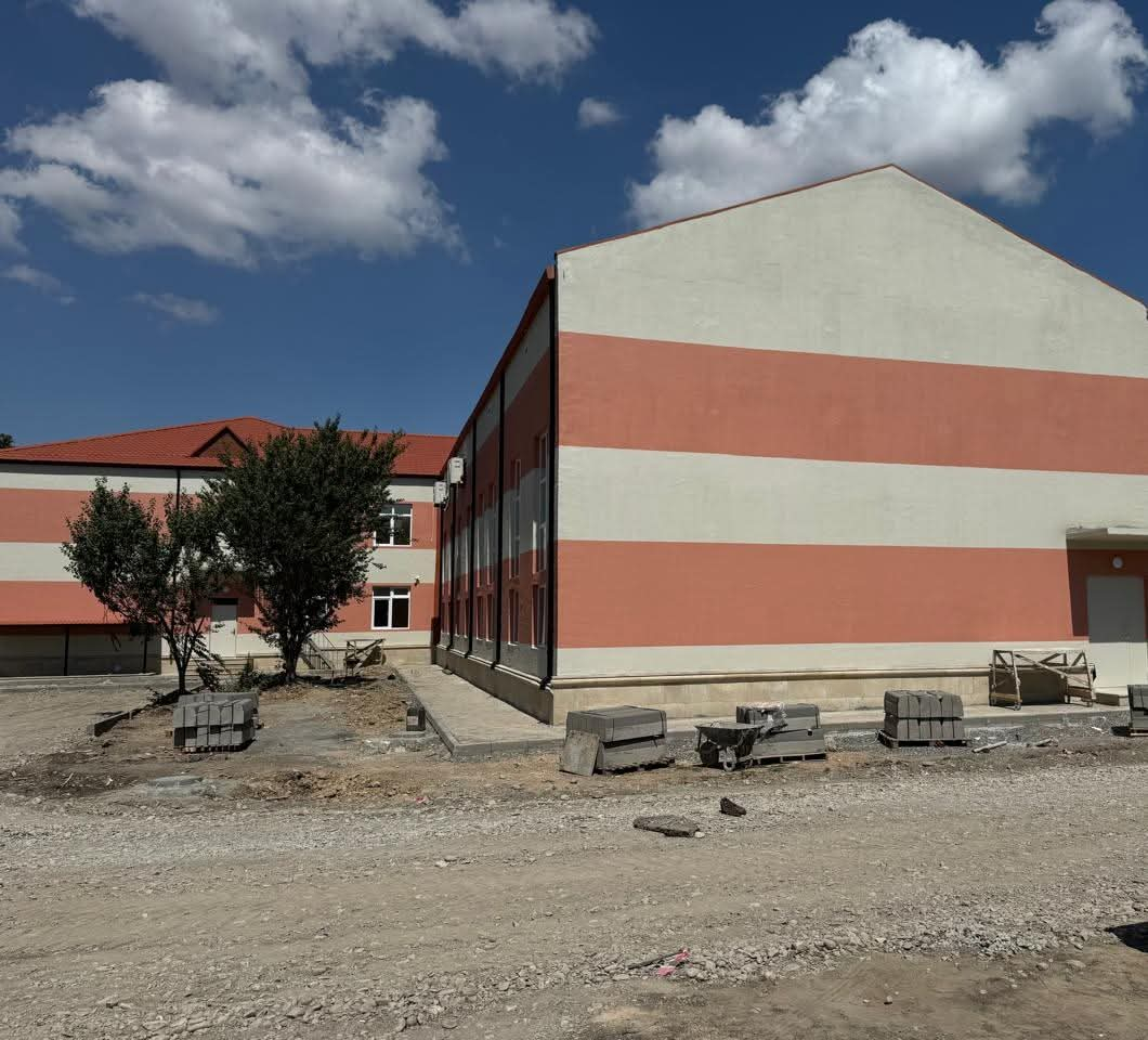 Dağlıq Şirvanda 25 təhsil müəssisəsinin infrastrukturu yenilənir 