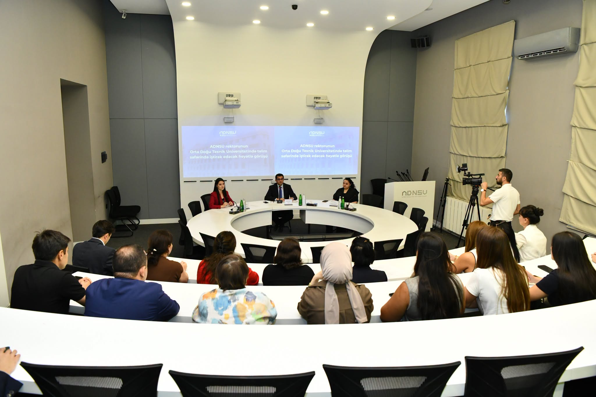 ADNSU rektoru ODTU-da təlim keçəcək professor-müəllim heyəti ilə görüşüb