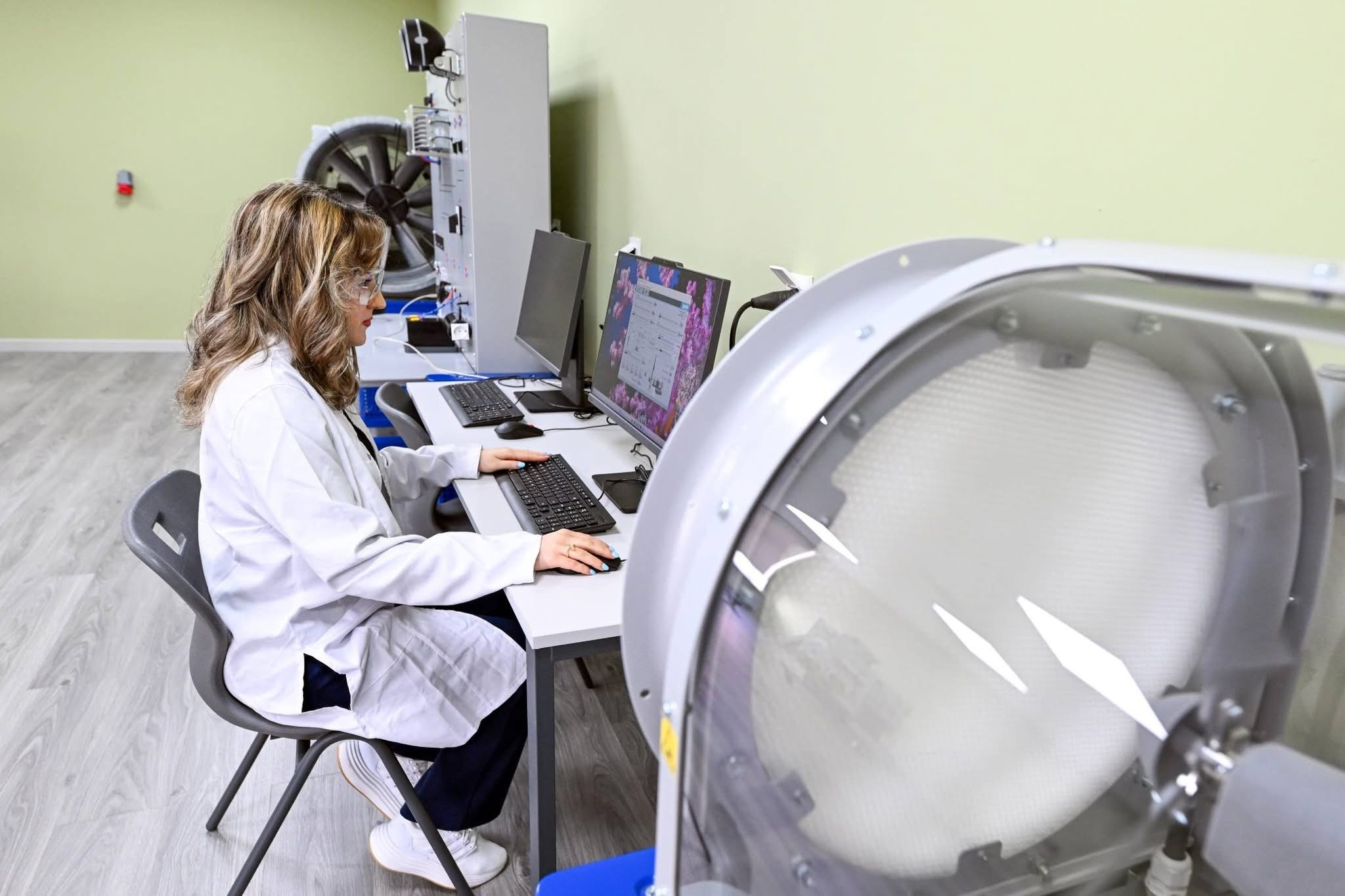 bp ADNSU-ya bərpaolunan enerji laboratoriyası hədiyyə edib