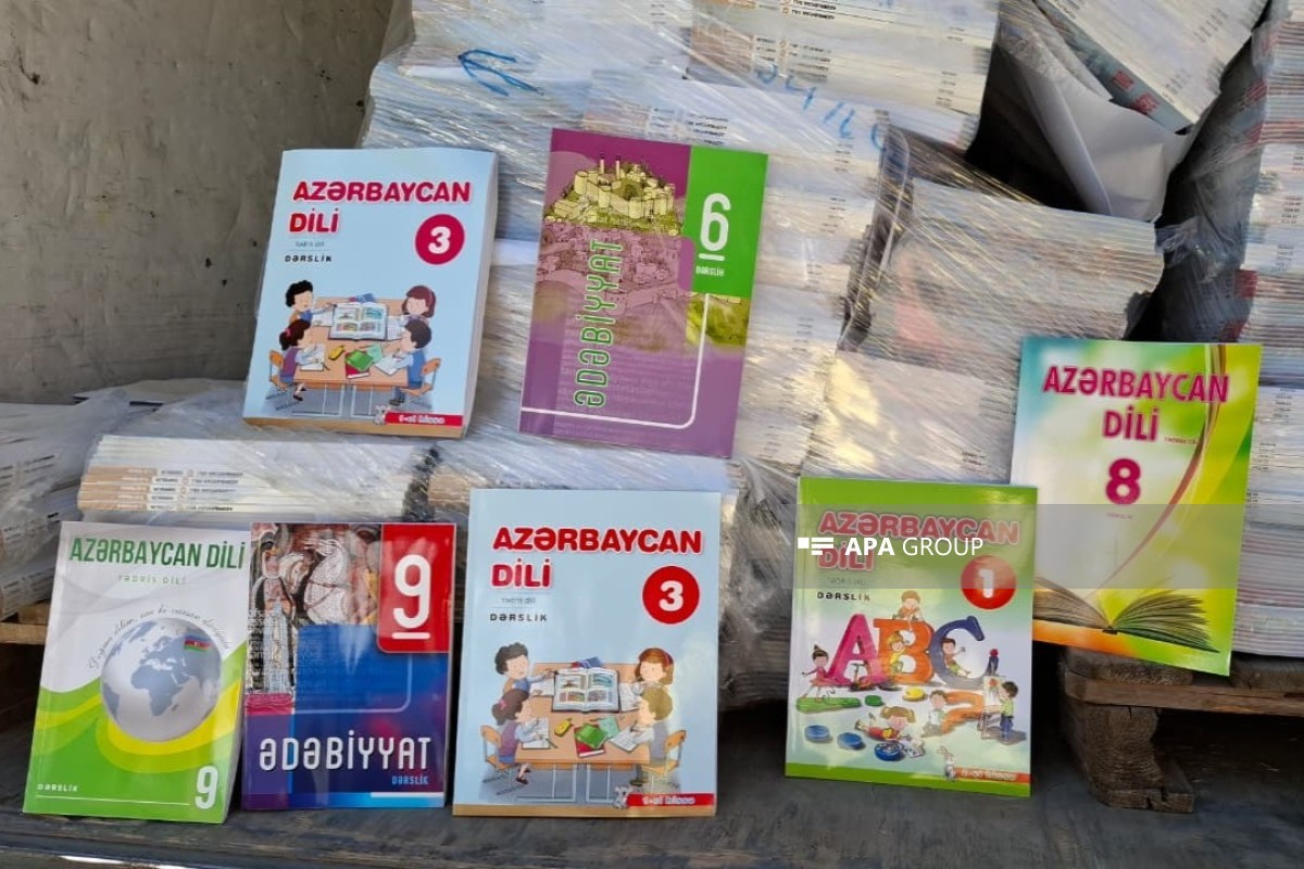 Azərbaycandan Gürcüstana 22 mindən çox dərslik göndərilib