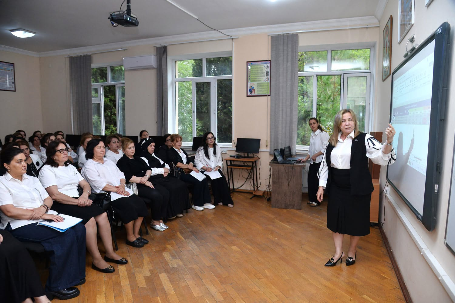 Məktəblərdə Pedaqoji Şura iclasları keçirilir