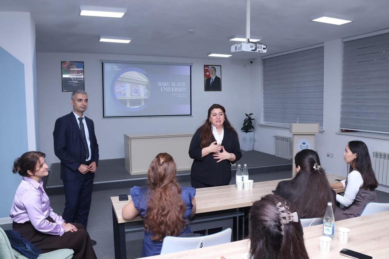 BSU 5 ölkədən 17 tələbəni bir araya gətirib