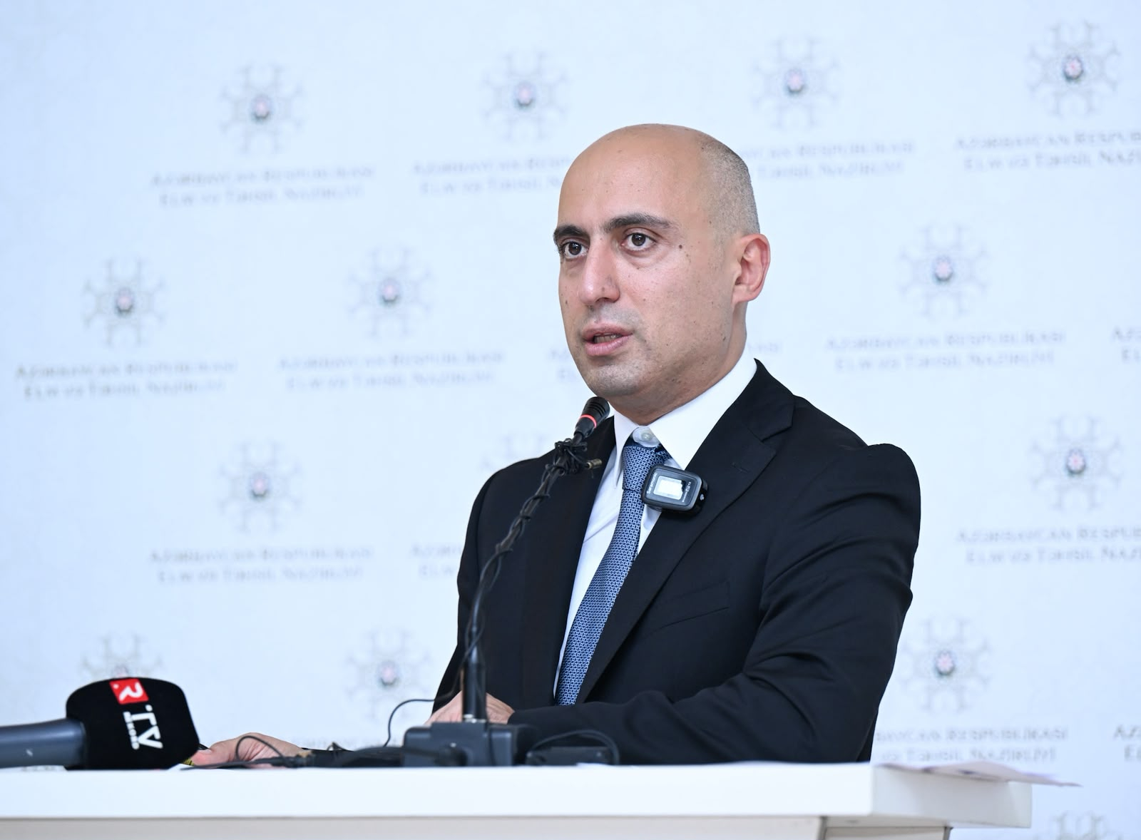 Şagird sayı az olan məktəblər daha böyük məktəblərlə birləşdirilir – Emin Əmrullayev