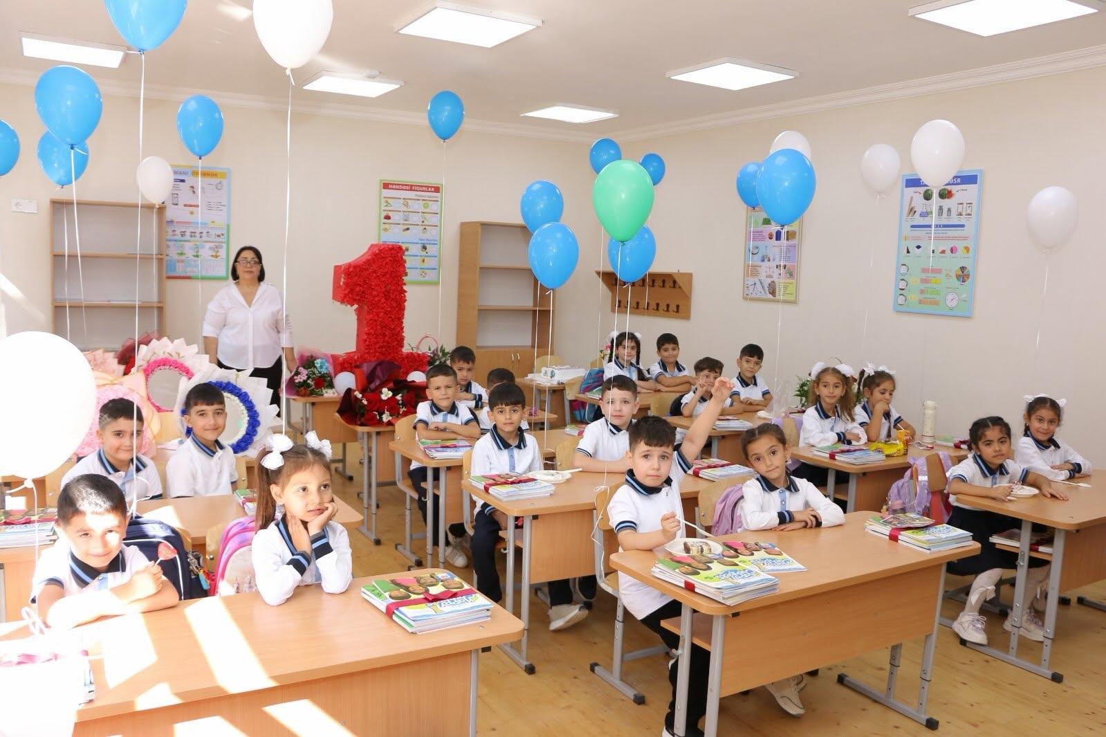 Məktəbə gedəcək şagirdlərin sayı sürətlə azalır: