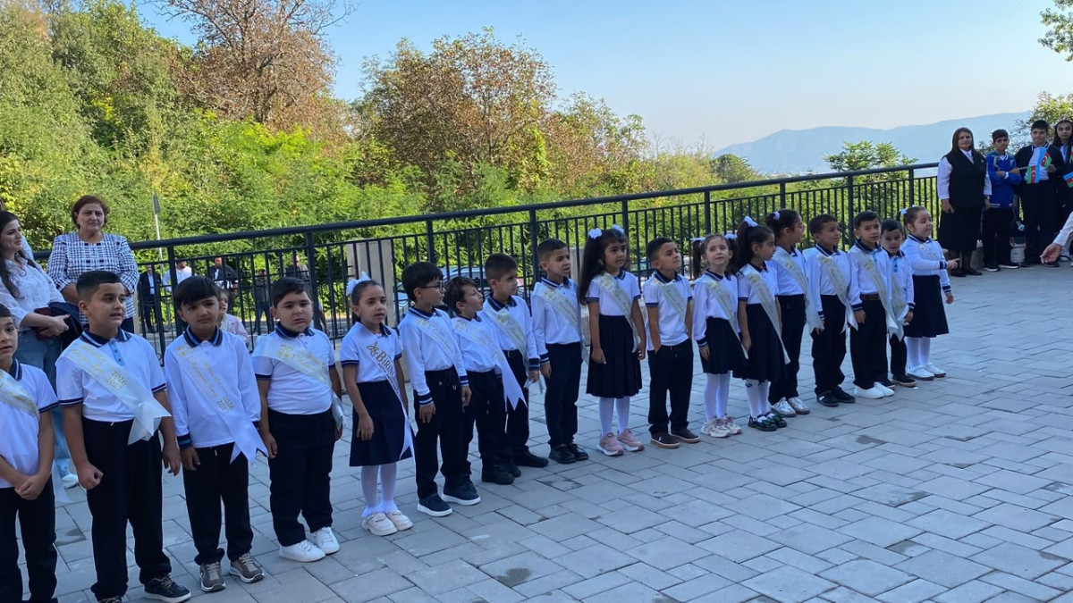 Təzəbinə kəndində 34 ildən sonra məktəb zəngi yenidən çalınıb