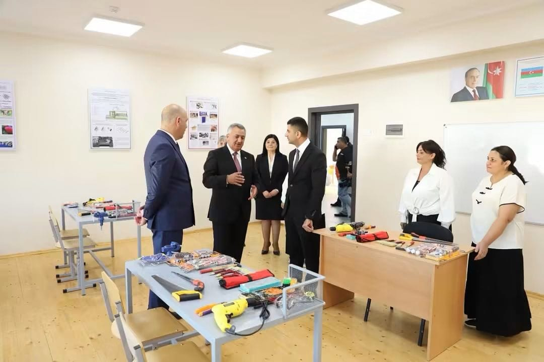 Novxanı kənd 1 nömrəli tam orta məktəbdə Bilik Günü qeyd olunub 